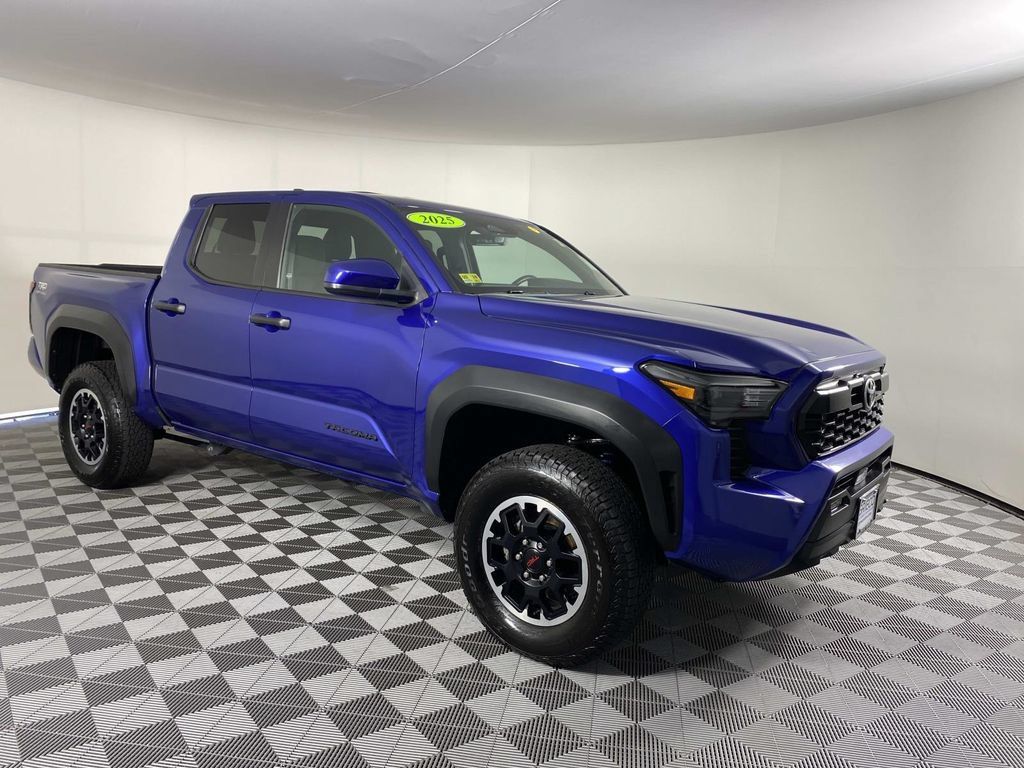 Used 2025 Toyota Tacoma TRD Off-Road AWD/4WD image 1