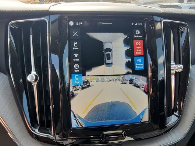 Used 2025 Volvo XC60 B5 Plus AWD/4WD image 14