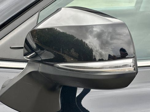 Certified 2024 Toyota Highlander LE image 55