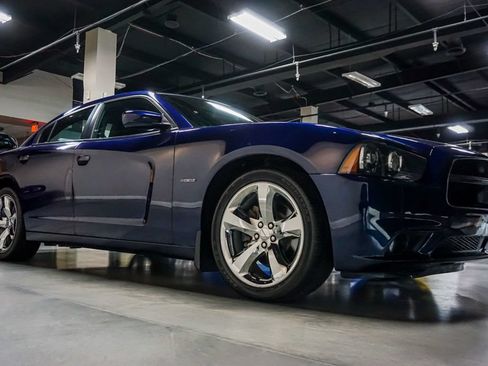 Used 2014 Dodge Charger R/T RWD image 2