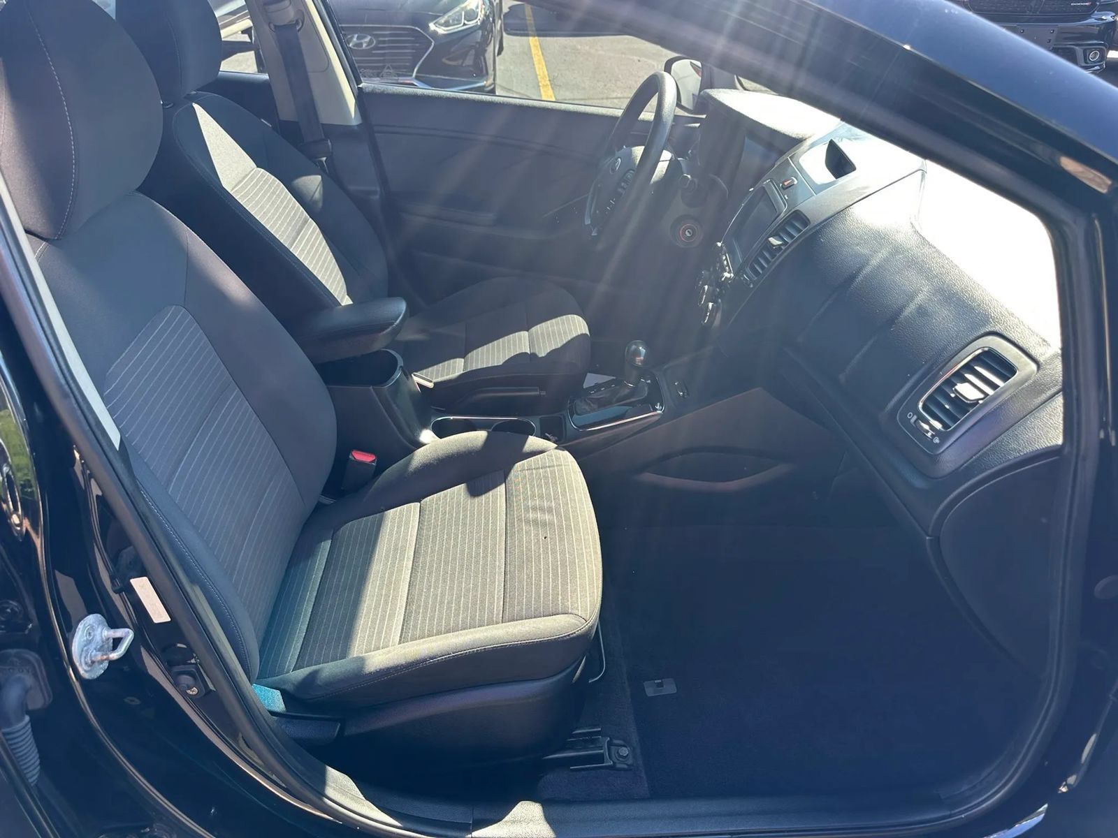 Used 2018 Kia Forte LX w/ LX Popular Package FWD image 12