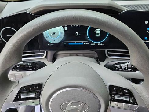 Used 2024 Hyundai Elantra SEL image 23