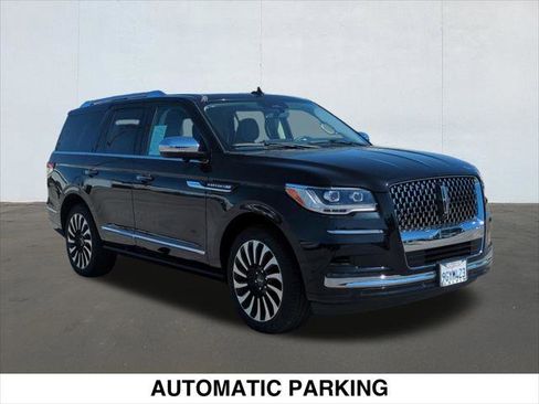 Used 2023 Lincoln Navigator Black Label image 3