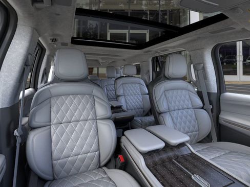 New 2026 Lincoln Navigator L Black Label image 10