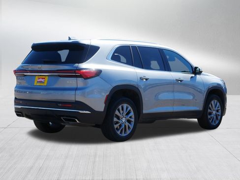 Used 2025 Buick Enclave Preferred image 7