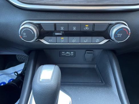 Used 2025 Nissan Altima 2.5 SV FWD image 29
