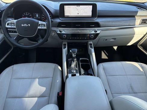 Used 2022 Kia Telluride EX w/ EX Premium Package image 16