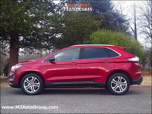 Used 2018 Ford Edge Titanium w/ Technology Package image 2