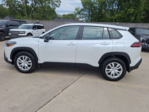 Used 2026 Toyota Corolla Cross L FWD image 3