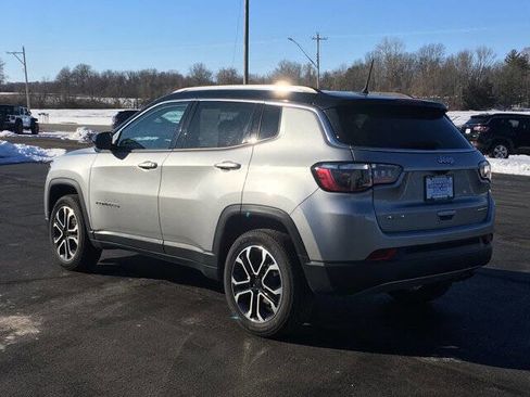 Used 2022 Jeep Compass Limited image 5