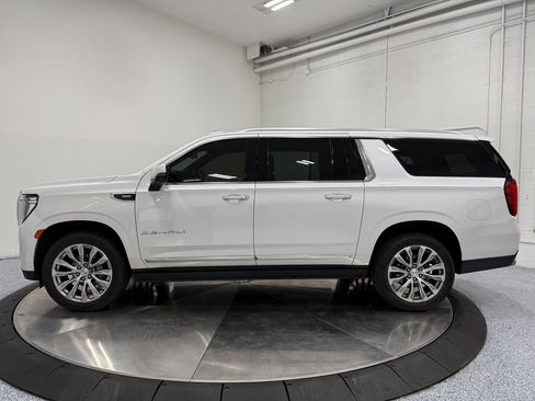 Used 2022 GMC Yukon XL Denali image 4