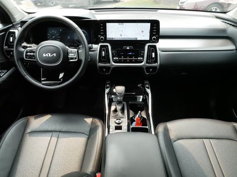 Used 2023 Kia Sorento SX AWD/4WD image 10