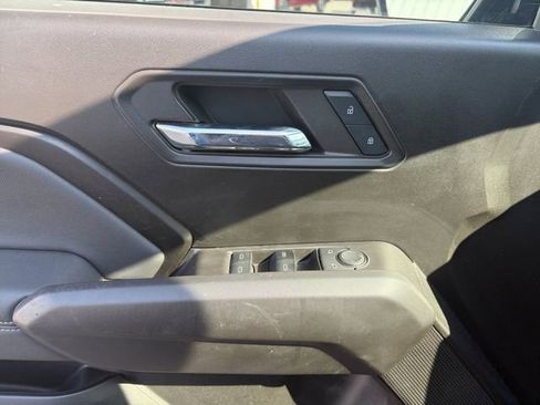 Used 2024 Chevrolet Colorado LT w/ LT Convenience Package RWD image 4