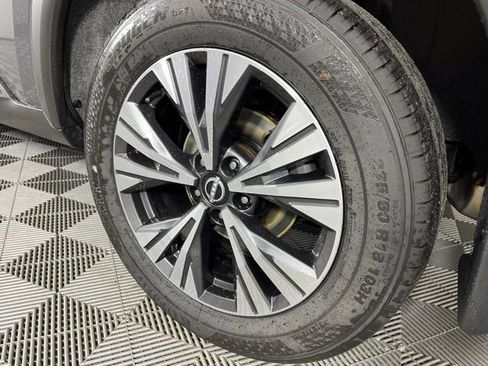 Used 2023 Nissan Rogue SV AWD/4WD image 14