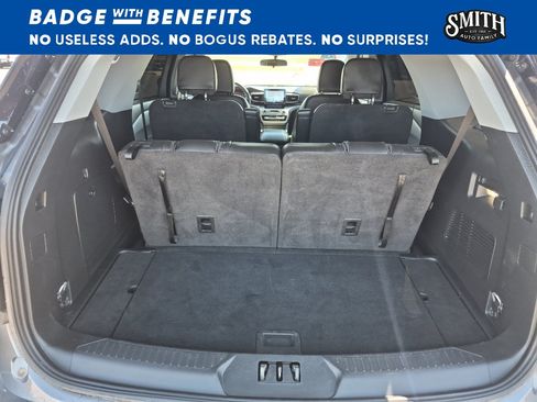 Used 2023 Ford Explorer XLT RWD image 16
