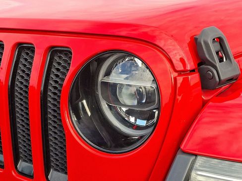 Used 2020 Jeep Wrangler Unlimited Sahara image 8