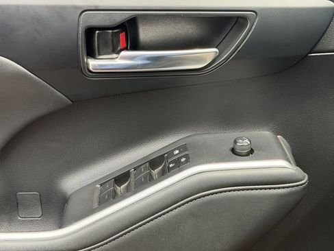 Used 2023 Toyota Highlander XSE image 24
