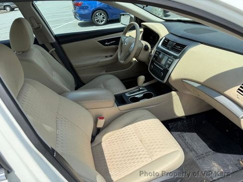 Used 2017 Nissan Altima 2.5 S FWD image 9