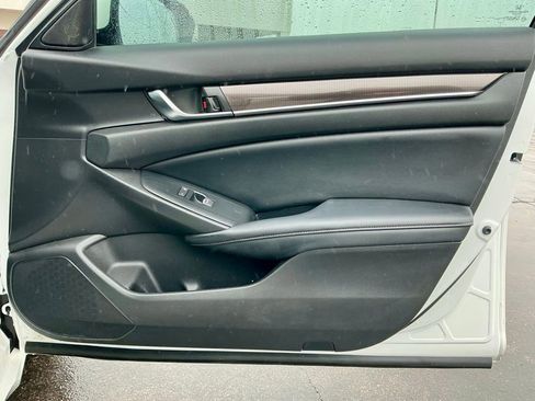 Used 2018 Honda Accord Sport image 23