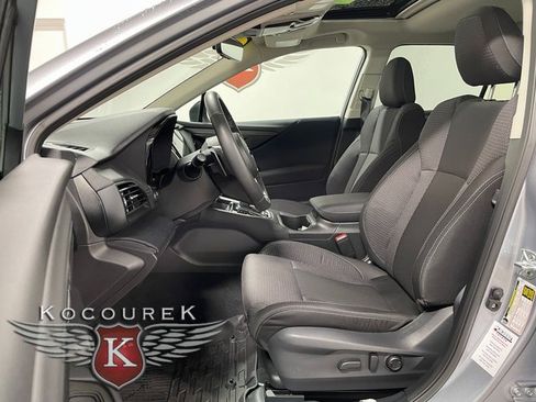 Used 2025 Subaru Outback Premium w/ Popular Package #1A image 11