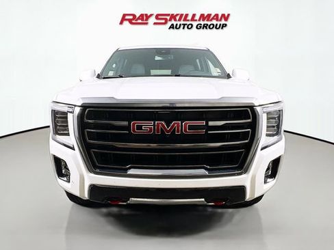 Used 2023 GMC Yukon XL AT4 w/ Technology Package image 2