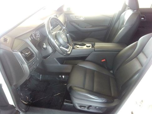 Used 2021 Nissan Rogue SV w/ Premium Package image 17