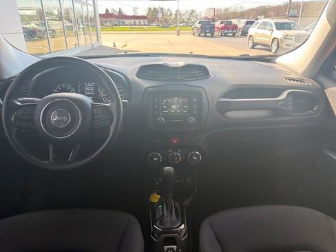 Used 2017 Jeep Renegade Altitude AWD/4WD image 15