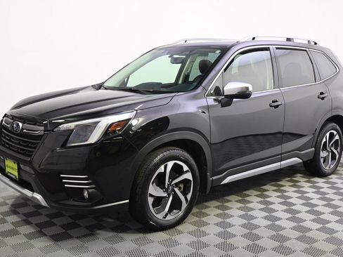 Used 2022 Subaru Forester Touring image 2