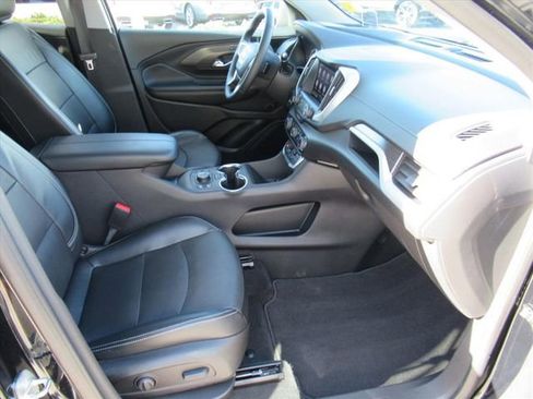 Used 2023 GMC Terrain SLT w/ Tech Package FWD image 11