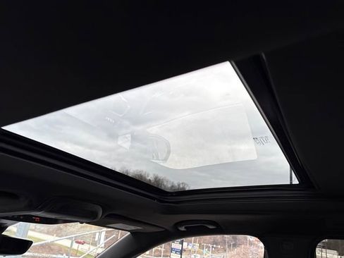 Used 2024 Cadillac XT6 Premium Luxury w/ Technology Package image 12