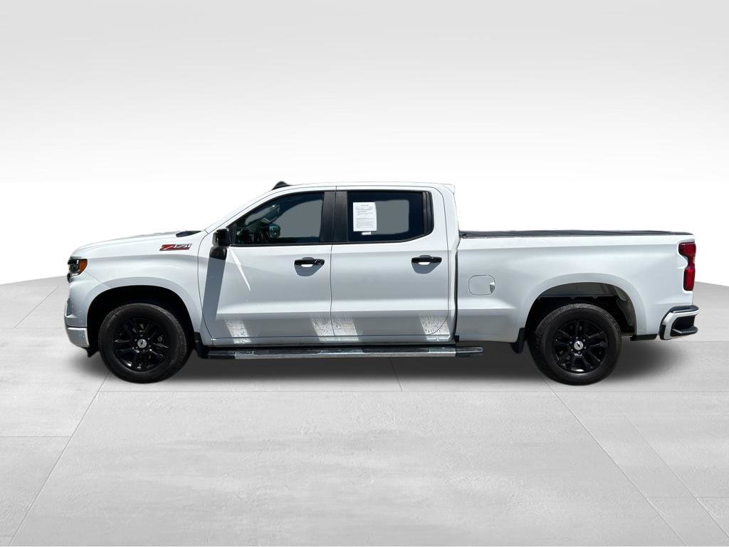 Used 2023 Chevrolet Silverado 1500 RST w/ Z71 Off-Road Package AWD/4WD image 2