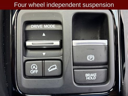 Used 2024 Honda Pilot Touring image 14