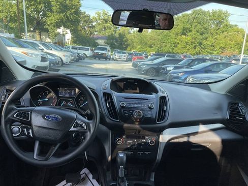 Used 2017 Ford Escape SE AWD/4WD image 19