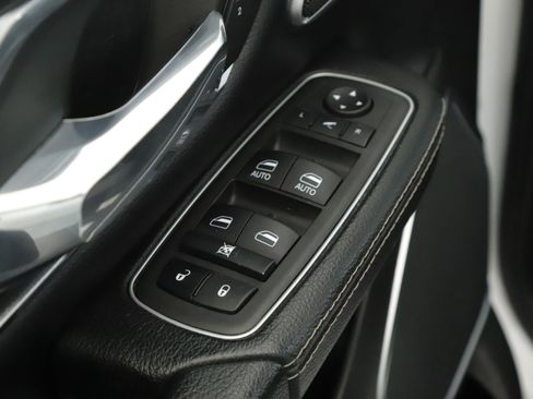Used 2022 RAM 1500 Laramie AWD/4WD image 7