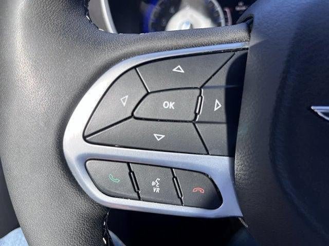 Used 2024 Chrysler Pacifica Touring-L FWD image 14