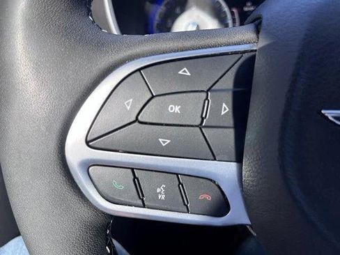Used 2024 Chrysler Pacifica Touring-L FWD image 14