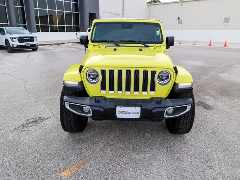 Used 2022 Jeep Wrangler Unlimited Sahara w/ LED Lighting Group AWD/4WD image 5