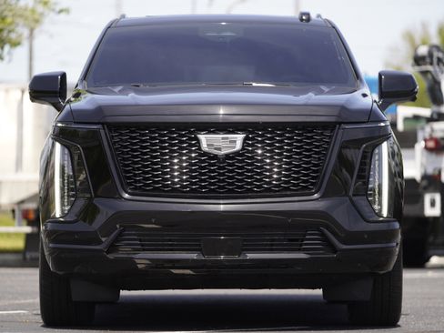 Used 2025 Cadillac Escalade Sport w/ LPO, ONYX Package AWD/4WD image 40