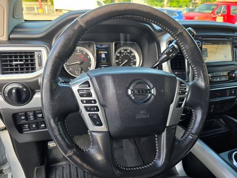 Used 2017 Nissan Titan PRO-4X w/ Pro-4x Convenience Package AWD/4WD image 23