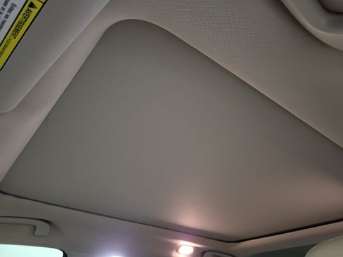 Used 2017 Nissan Rogue SL w/ SL Premium Package image 24