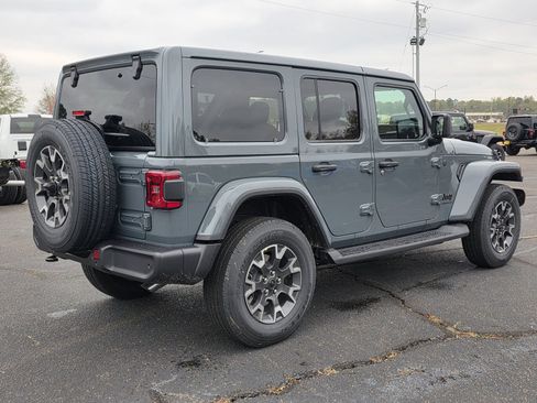 New 2026 Jeep Wrangler Unlimited Sahara AWD/4WD image 5
