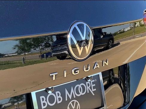 Used 2024 Volkswagen Tiguan SE R-Line w/ MDO Package, Two-Row AWD/4WD image 8