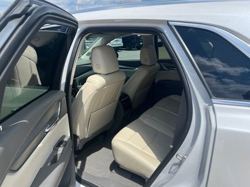 Used 2024 Cadillac XT5 Premium Luxury FWD image 7