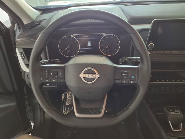 Used 2026 Nissan Rogue SV AWD/4WD image 8