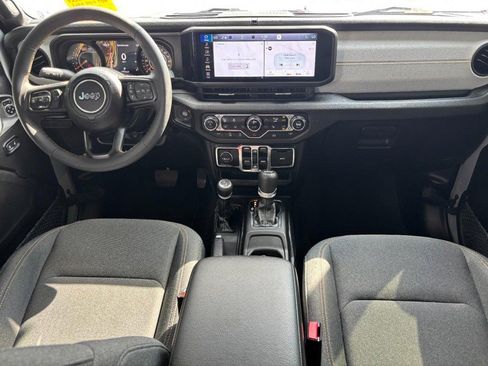 Used 2024 Jeep Wrangler Unlimited Sport AWD/4WD image 15