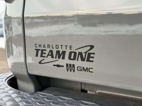 Used 2023 Jeep Gladiator Overland image 29