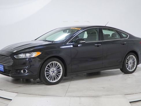 Used 2015 Ford Fusion SE w/ Equipment Group 202A image 3