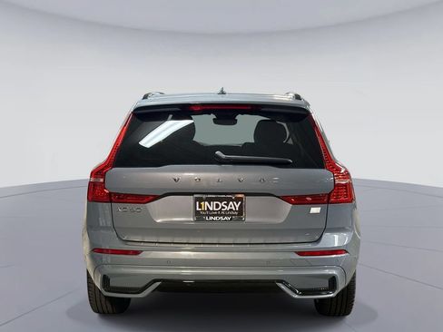 Used 2023 Volvo XC60 T8 Plus w/ Climate Package AWD/4WD image 11