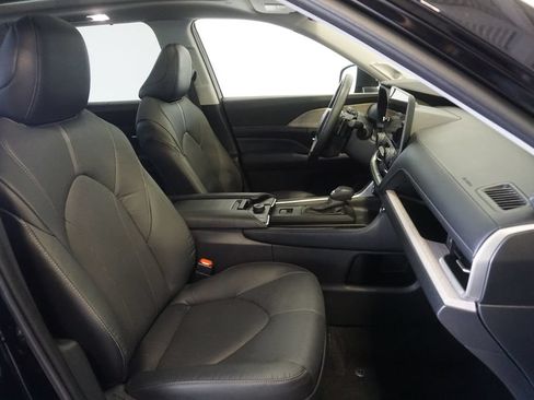 Certified 2024 Toyota Grand Highlander AWD image 29
