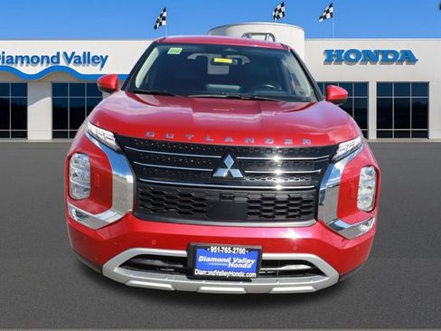 Used 2024 Mitsubishi Outlander 4WD Plug-In Hybrid image 2